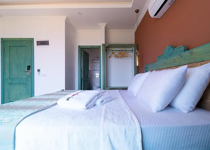 Noel Baba Hotel Kaş